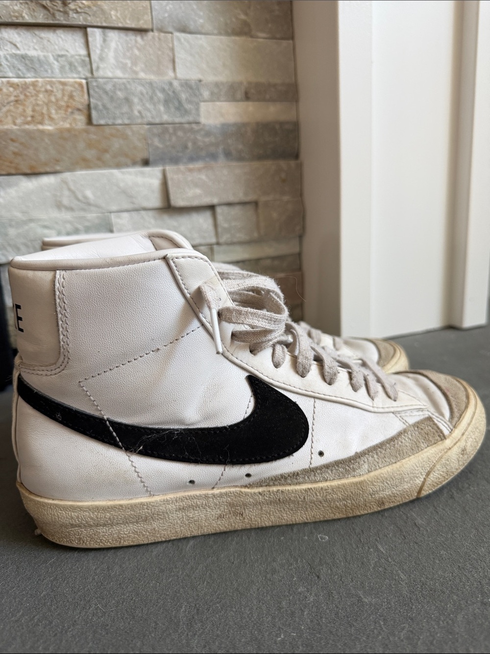 Nike Women’s Blazer Mid 77 Sneakers